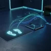 issin スマートバスマットと Withings Body Smart の比較イメージ：光る足跡のあるバスマットとスマート体重計